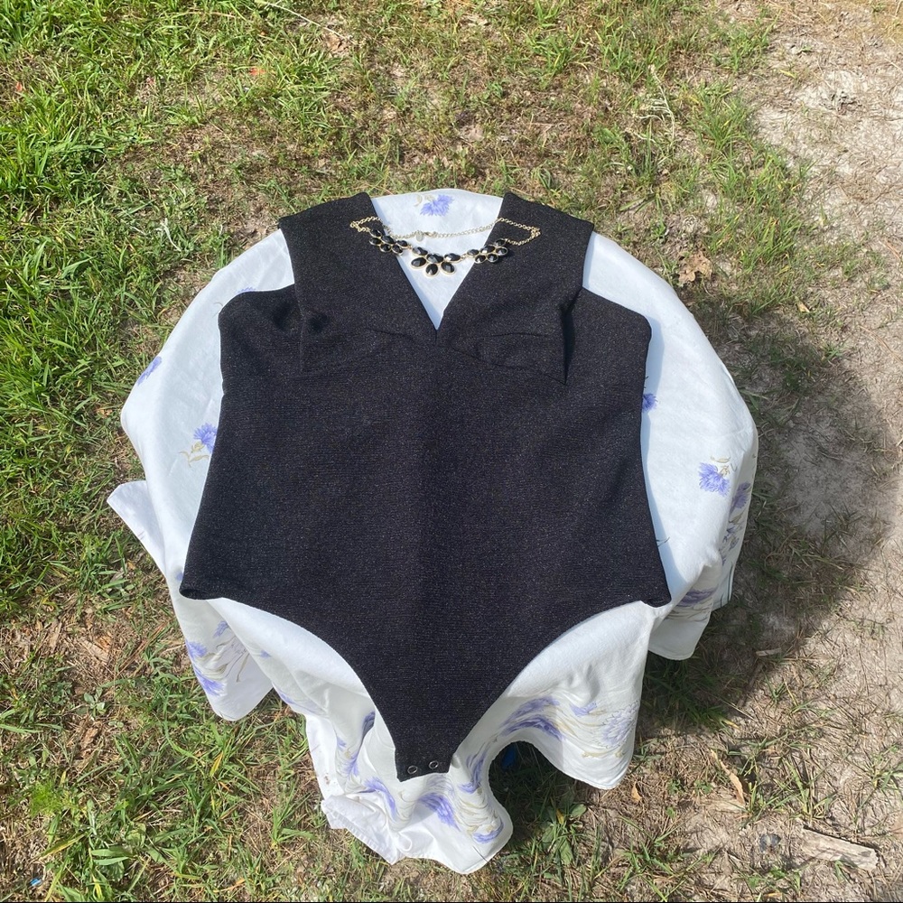 Express black shimmering low cut V bodysuit size large with back bow